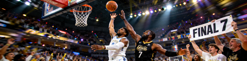NBA总决赛第七场激烈比赛镜头